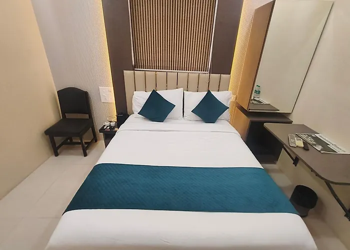 Hotel Triton Sion - Near Us Embassy - Hotel Near Bkc Mumbai